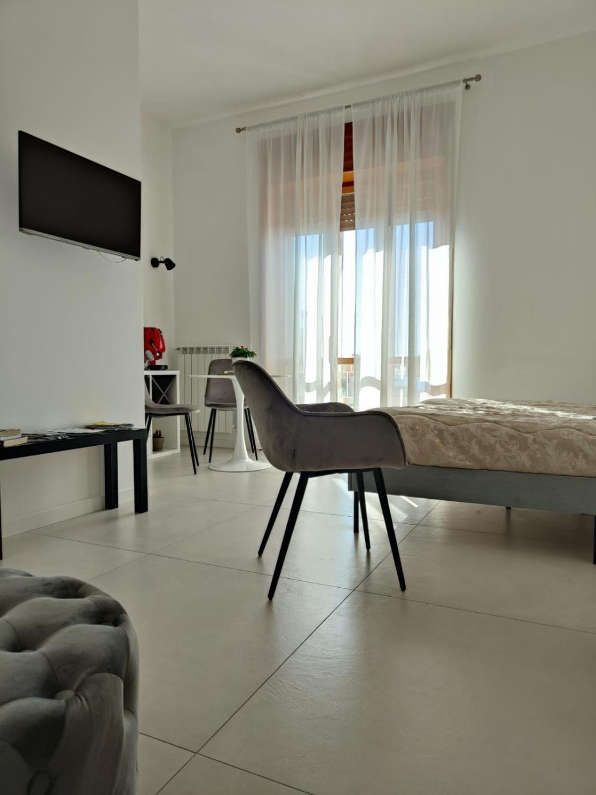Oasi Al Centro Con Parcheggio Bed & Breakfast Salerno Exterior photo